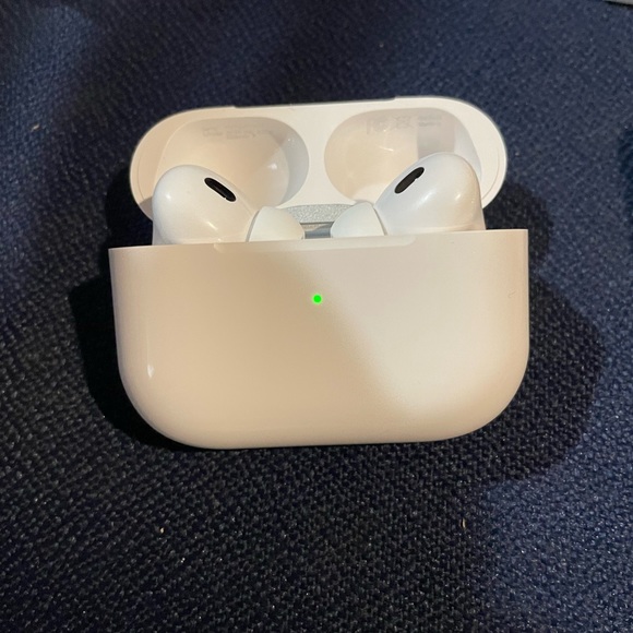 Got it for my birthday selling it because I already have one - Picture 3 of 4